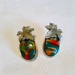 Vintage Earrings. Silver tone. Leafs. Green stone.